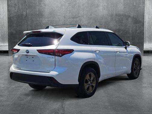2023 Toyota Highlander Hybrid XLE