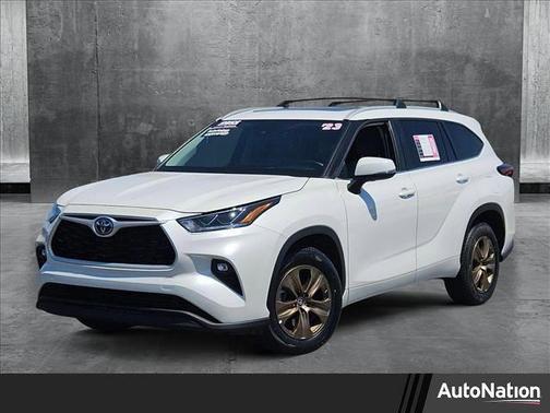 2023 Toyota Highlander Hybrid XLE