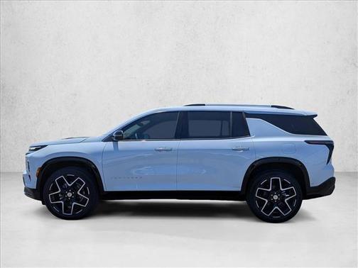 Polar White Tricoat 2026 Chevrolet Traverse High Country
