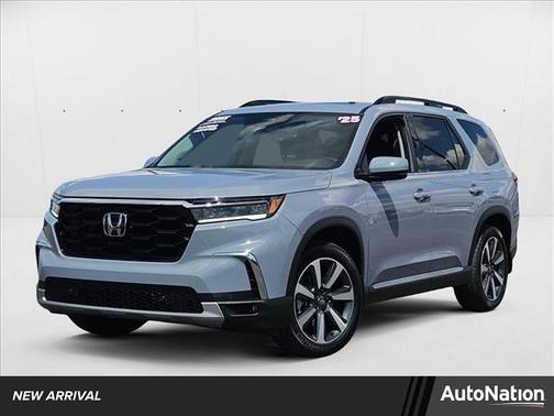 2025 Honda Pilot Touring 8-Passenger