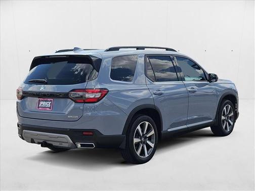 2025 Honda Pilot Touring 8-Passenger