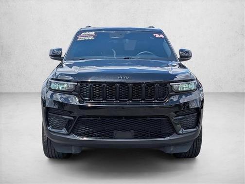 Diamond Black Crystal Pearlcoat 2024 Jeep Grand Cherokee Altitude