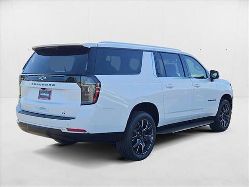2025 Chevrolet Suburban LT