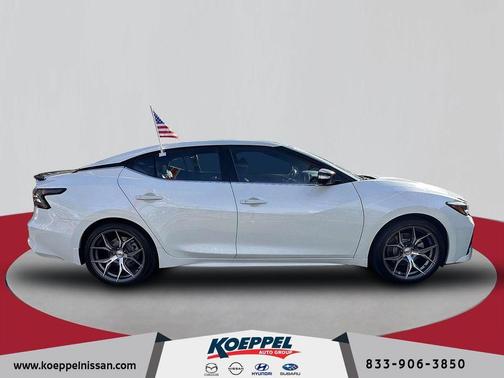 2023 Nissan Maxima SR