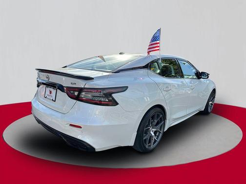 2023 Nissan Maxima SR