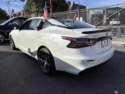 2023 Nissan Maxima SR