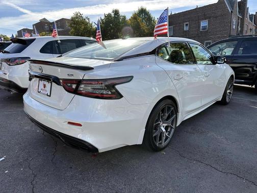 2023 Nissan Maxima SR