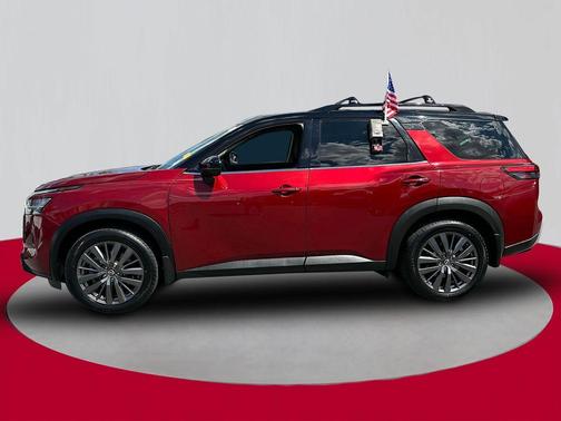 2022 Nissan Pathfinder SL