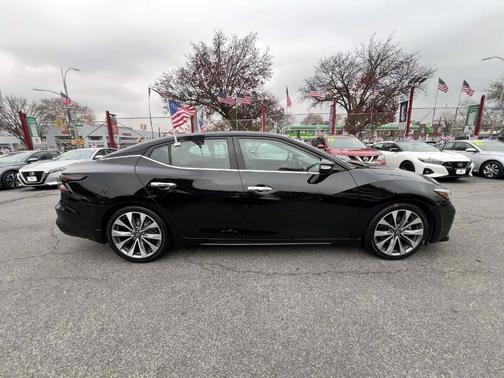 2023 Nissan Maxima Platinum