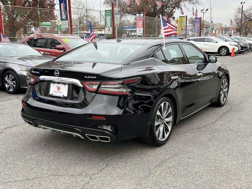 2023 Nissan Maxima Platinum