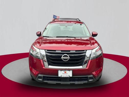 2022 Nissan Pathfinder SV