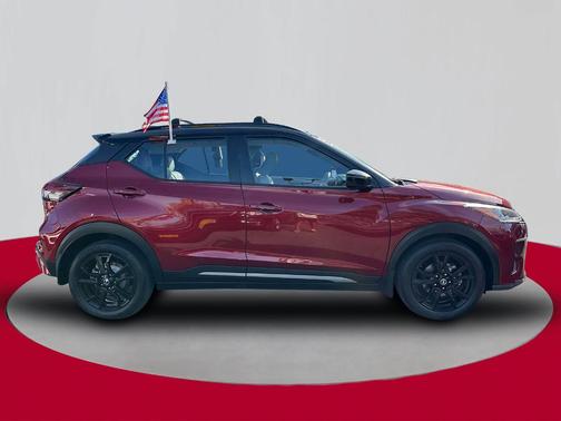 2021 Nissan Kicks SR