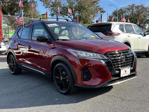 2021 Nissan Kicks SR