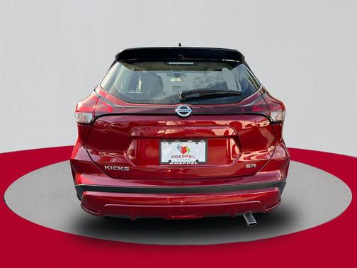 2021 Nissan Kicks SR