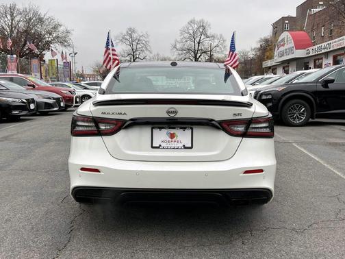 2023 Nissan Maxima SR