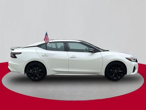 2023 Nissan Maxima SR