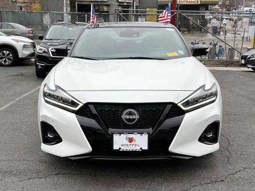 2023 Nissan Maxima SR