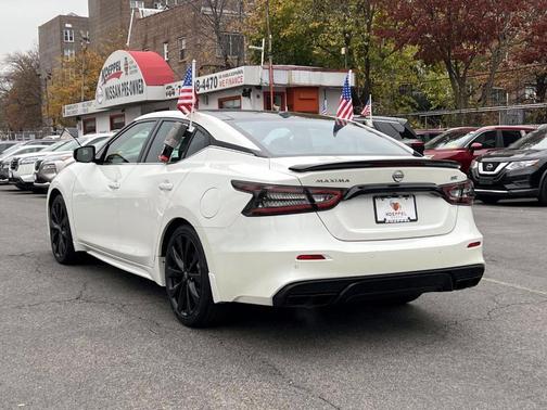 2023 Nissan Maxima SR