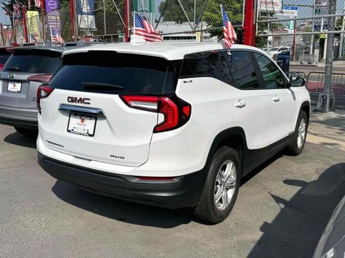2022 GMC Terrain SLE