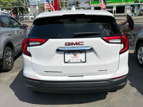 2022 GMC Terrain SLE