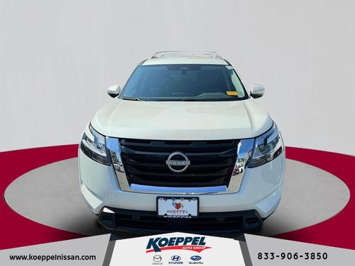 2024 Nissan Pathfinder SL