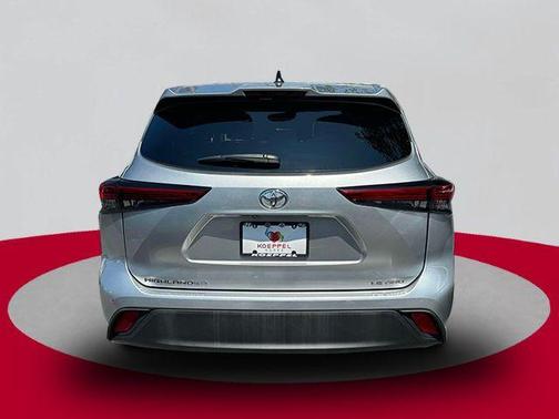 2022 Toyota Highlander LE