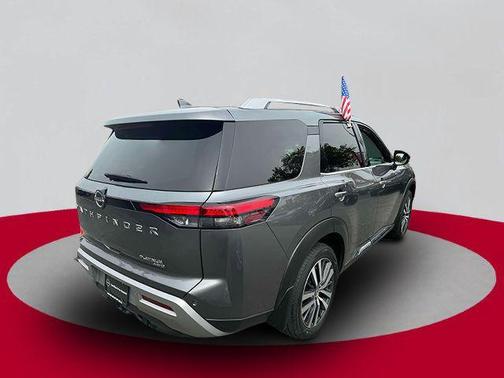 2022 Nissan Pathfinder Platinum