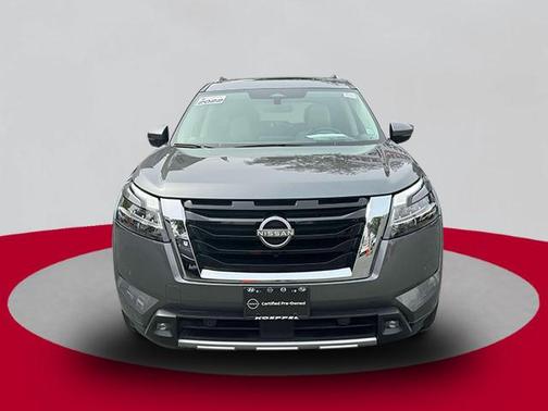 2022 Nissan Pathfinder Platinum