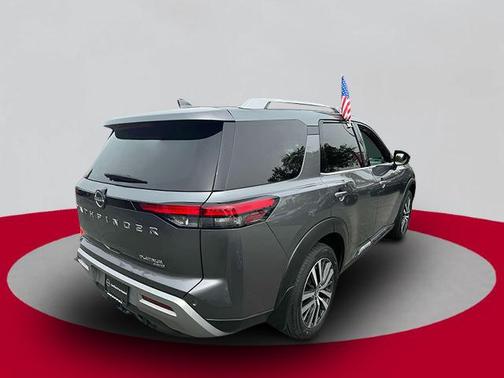 2022 Nissan Pathfinder Platinum