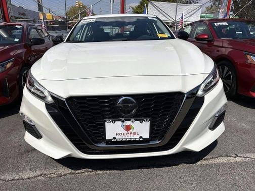 2022 Nissan Altima 2.5 SR