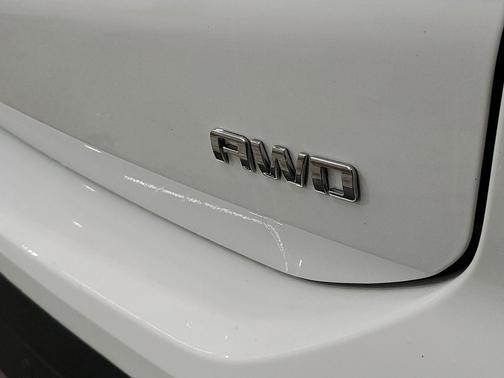 Summit White 2021 Chevrolet Equinox LS