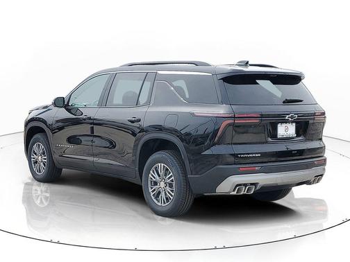 Mosaic Black Metallic 2026 Chevrolet Traverse LT