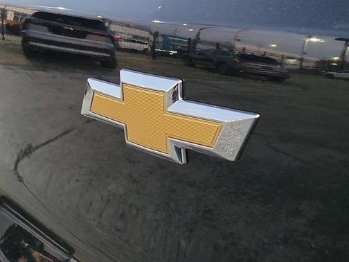 Mosaic Black Metallic 2026 Chevrolet Trailblazer LT