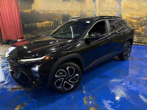 Mosaic Black Metallic 2024 Chevrolet Trax 2RS