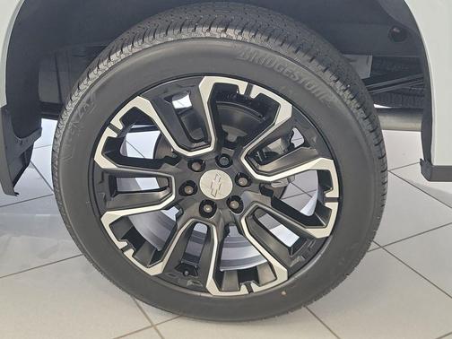 Polar White 2026 Chevrolet Silverado 1500 High Country