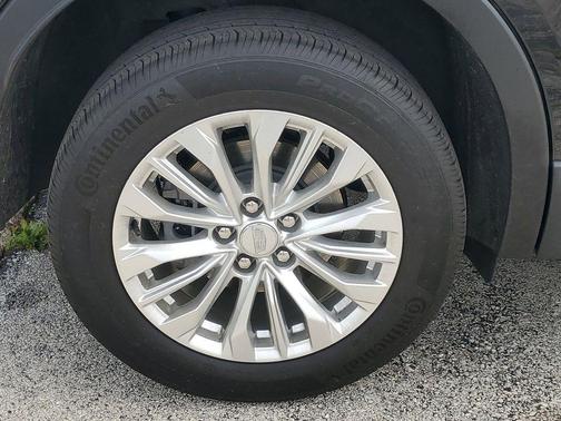 Stellar Black Metallic 2024 Cadillac XT4 Luxury