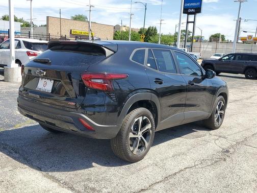 Mosaic Black Metallic 2025 Chevrolet Trax 1RS