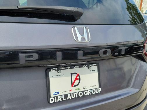 Modern Steel Metallic 2024 Honda Pilot EX-L