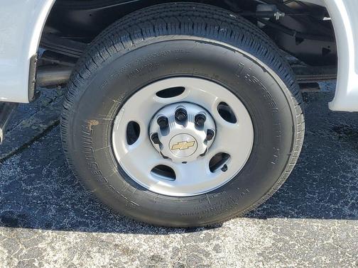 Summit White 2026 Chevrolet Express 2500 Work Van