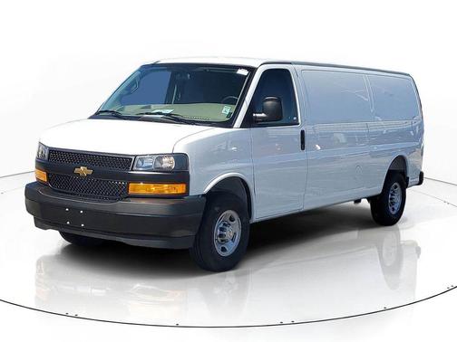 Summit White 2026 Chevrolet Express 2500 Work Van
