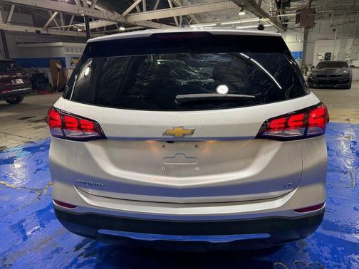 Silver Ice Metallic 2022 Chevrolet Equinox 1LT