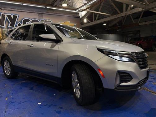 Silver Ice Metallic 2022 Chevrolet Equinox 1LT