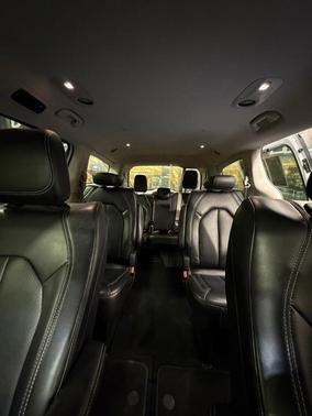 Bright White Clearcoat 2023 Chrysler Pacifica Touring-L