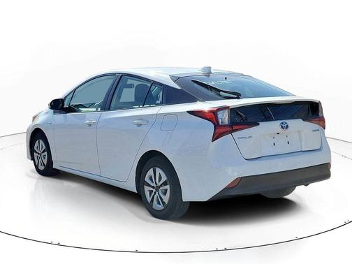 2022 Toyota Prius LE