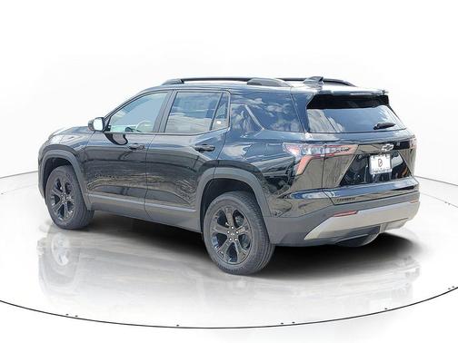 Mosaic Black Metallic 2026 Chevrolet Equinox LT