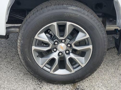 Summit White 2026 Chevrolet Silverado 1500 LT
