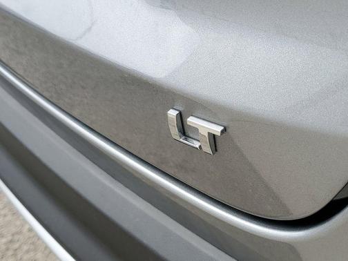 Sterling Gray Metallic 2026 Chevrolet Trax LT