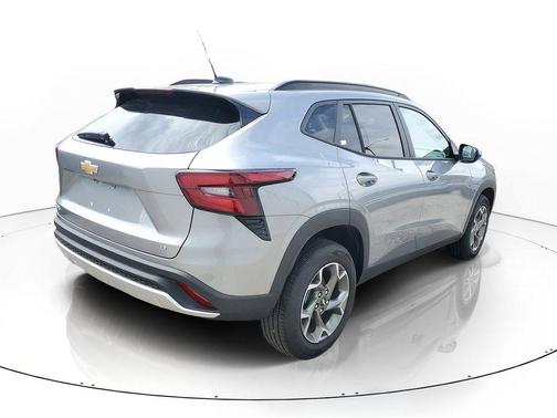 Sterling Gray Metallic 2026 Chevrolet Trax LT