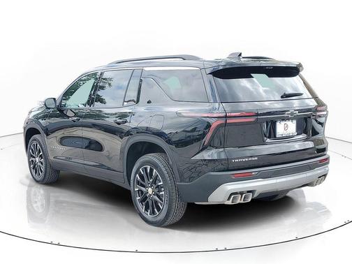 Mosaic Black Metallic 2026 Chevrolet Traverse LT