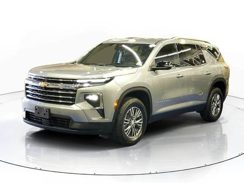 Sterling Gray Metallic 2026 Chevrolet Traverse LT